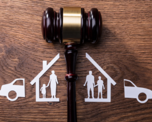 Divorce, court, separation of households Divorce, court, separation of households