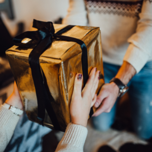 3 Great and Timely Reasons to Give Monetary Gifts this Holiday Season 3 Great and Timely Reasons to Give Monetary Gifts this Holiday Season