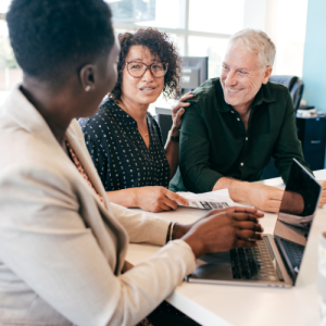 Pros and Cons of Hiring a Financial Advisor: What You Need to Know Pros and Cons of Hiring a Financial Advisor: What You Need to Know