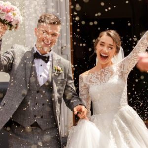 How to Have an Amazing Wedding That Won’t Break the Bank
